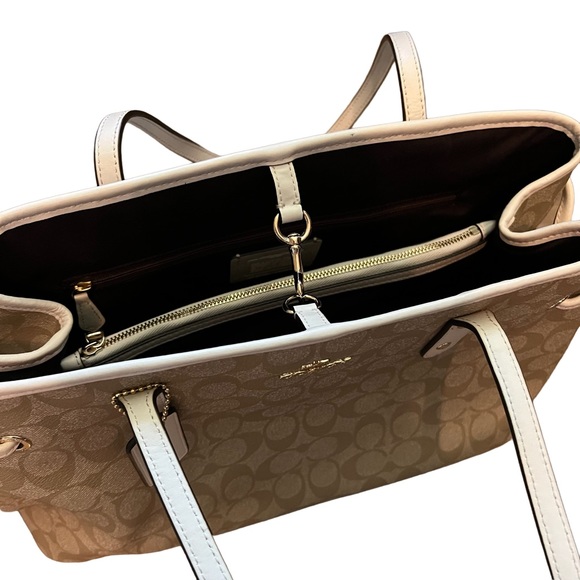 Authentic Coach Drawstring Carryall Bag - Picture 4 of 10